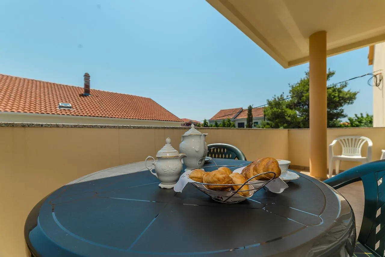 Apartments Manuela Privlaka  Croatia