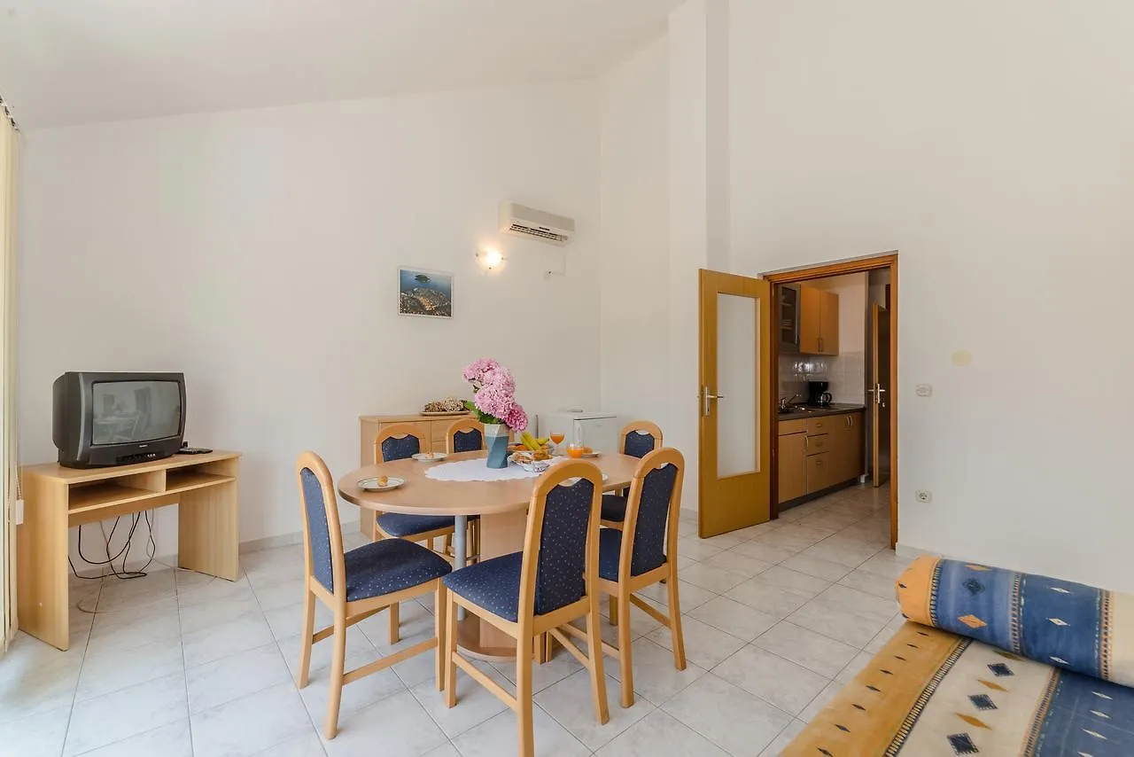 Apartments Manuela Privlaka  Croatia